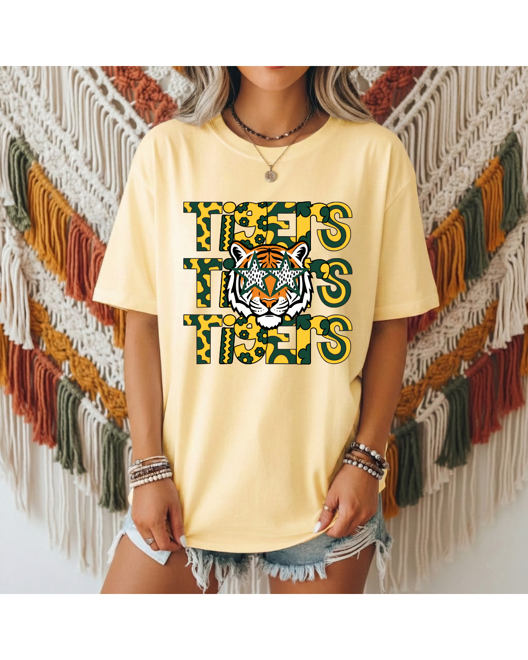 Groovy Mascot | Comfort Colors | 1717