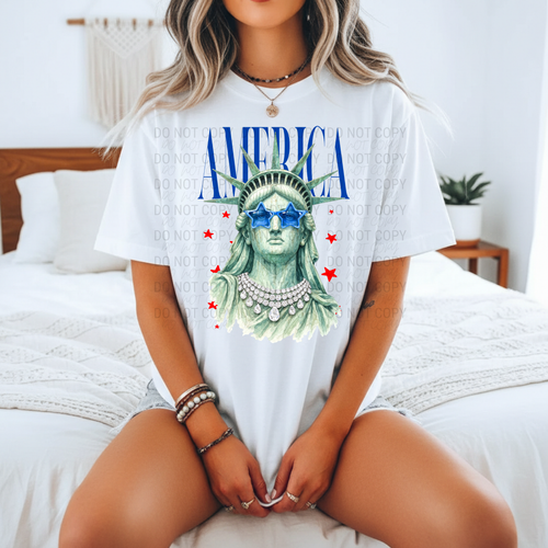 Vintage Patriotic Shirt Retro Americana Fashion Statue Of Liberty Graphic Tee Star Sunglasses Design Pearl Necklace Detail Fourth Of July Celebration Shirt Independence Day Party Wear Trendy American Pride Fashion Blue Patriotic Graphic
